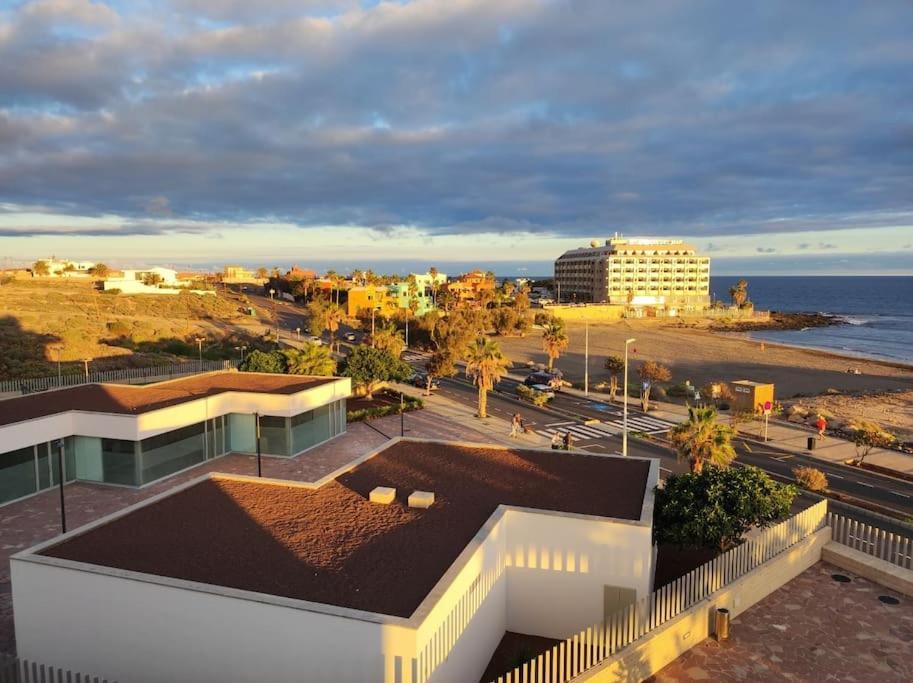 El Medano Beachfront Triplex Penthouse With Pool, Rooftop, Sea View Exteriér fotografie