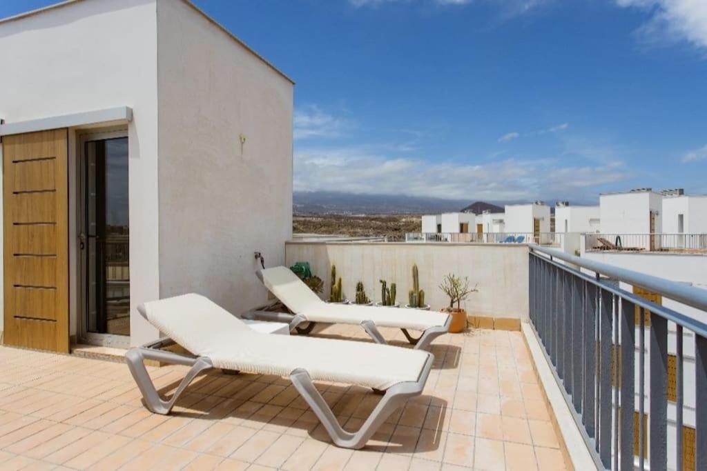 El Medano Beachfront Triplex Penthouse With Pool, Rooftop, Sea View Exteriér fotografie